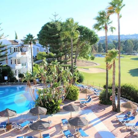 Stylish One Bed Apartment At Matchroom Country Club Fuengirola Kültér fotó
