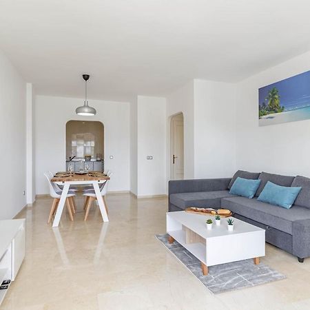 Stylish One Bed Apartment At Matchroom Country Club Fuengirola Kültér fotó
