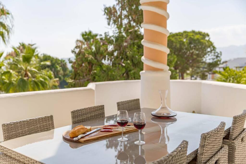 Stylish One Bed Apartment At Matchroom Country Club Fuengirola Kültér fotó