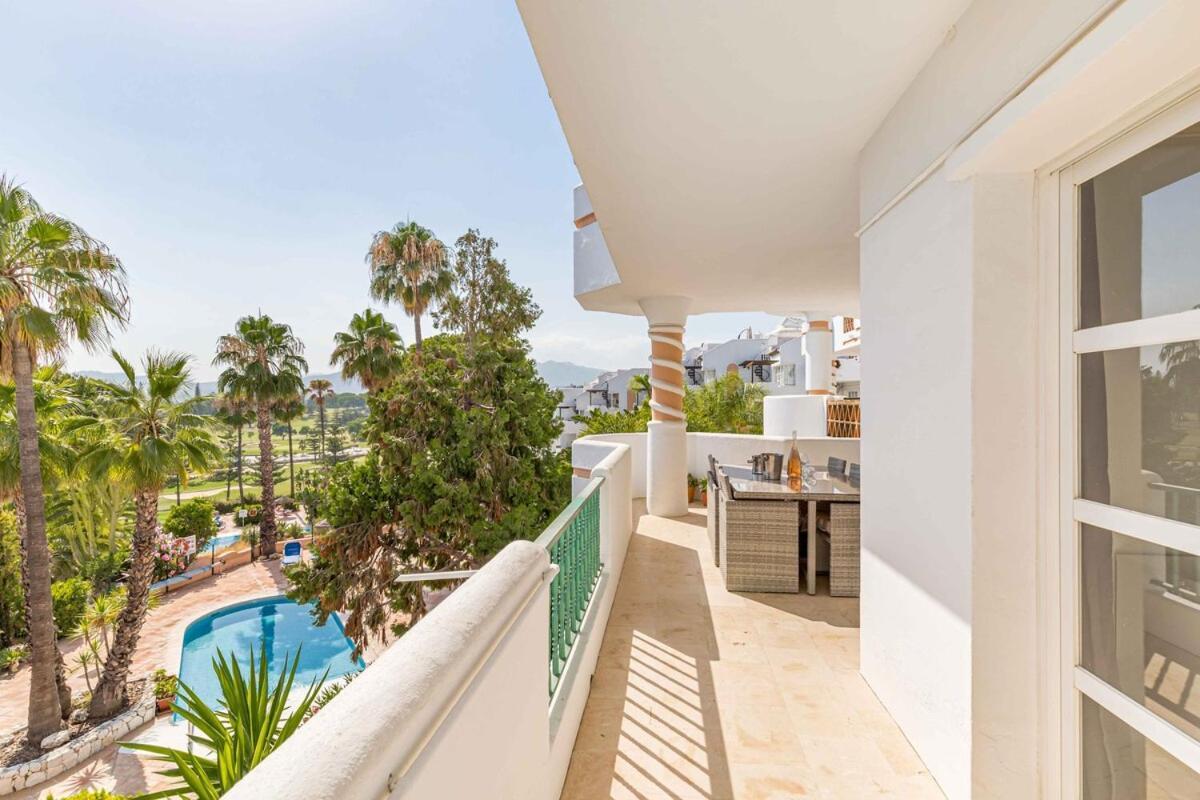 Stylish One Bed Apartment At Matchroom Country Club Fuengirola Kültér fotó