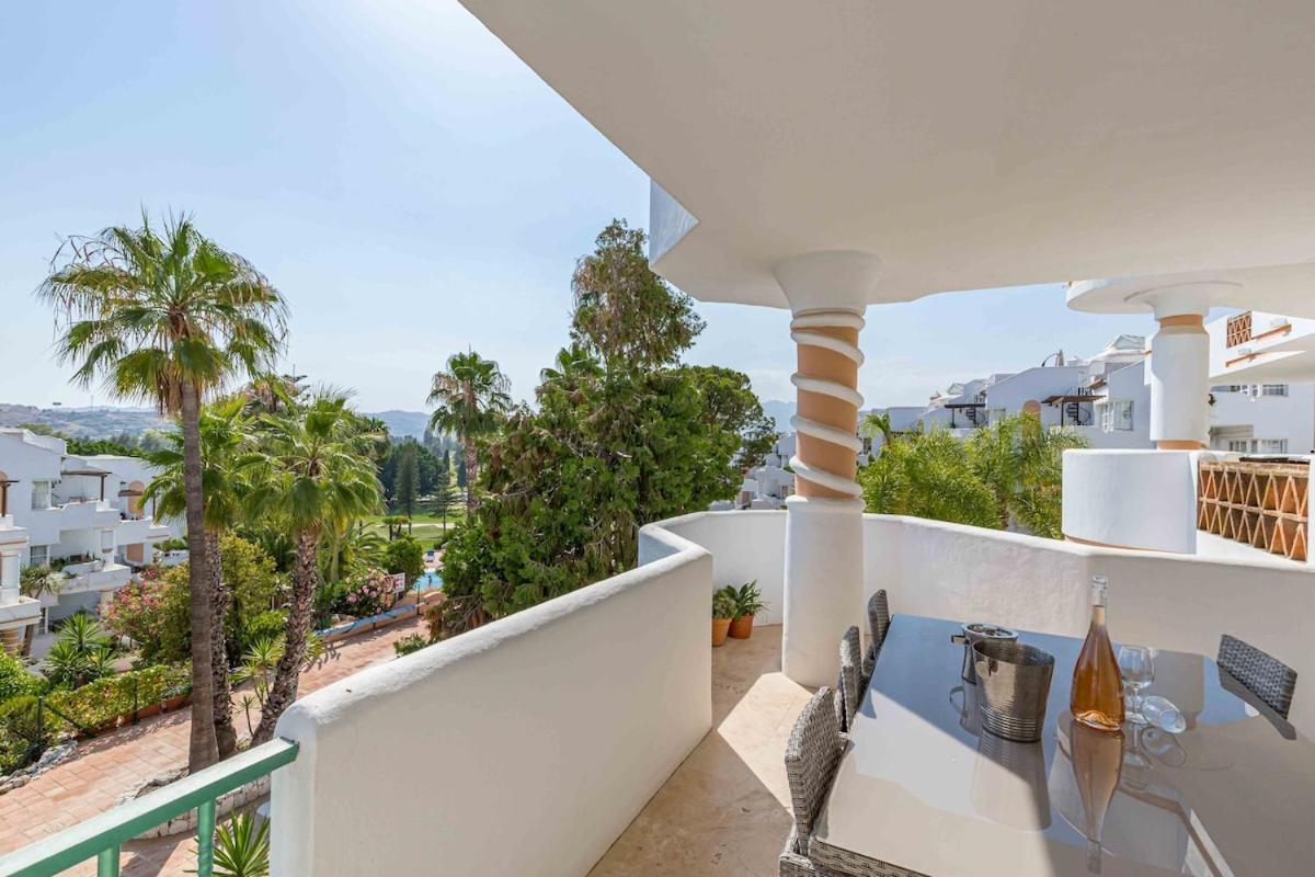 Stylish One Bed Apartment At Matchroom Country Club Fuengirola Kültér fotó