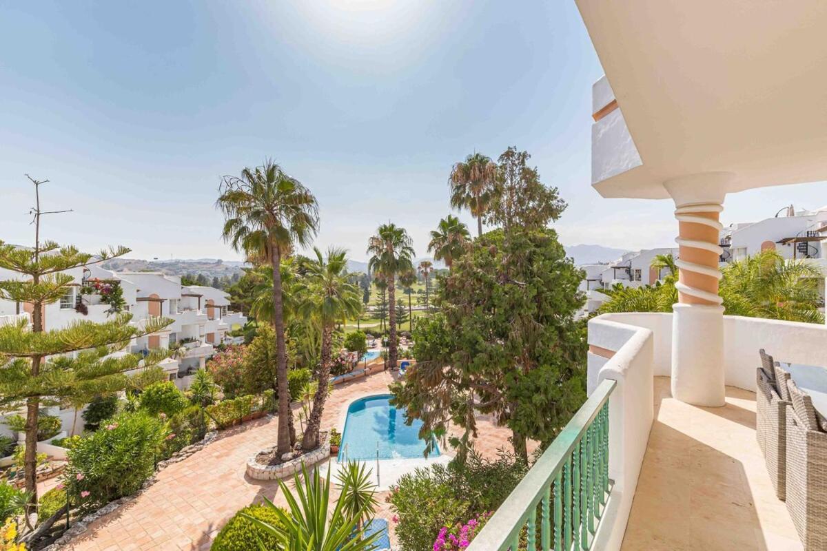 Stylish One Bed Apartment At Matchroom Country Club Fuengirola Kültér fotó