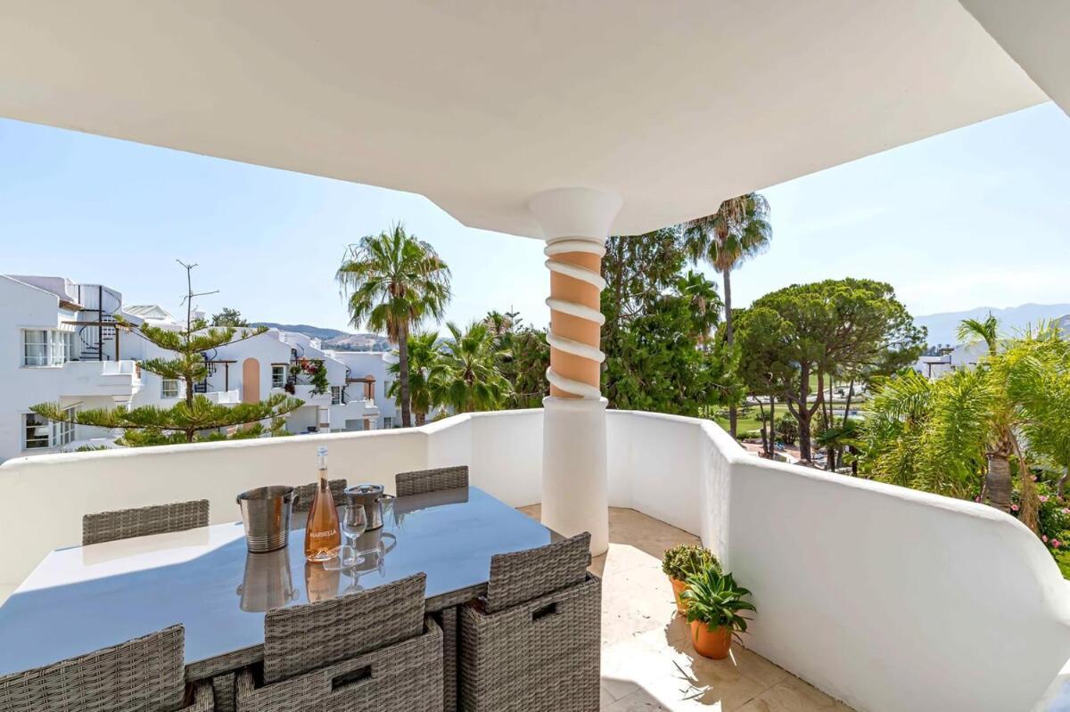 Stylish One Bed Apartment At Matchroom Country Club Fuengirola Kültér fotó